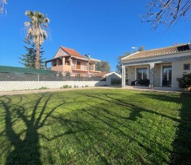 Molos Villa | Villa Boltado