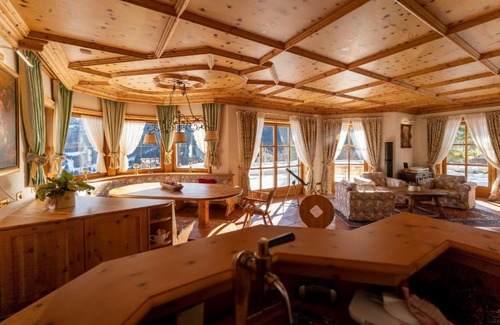 Untertschern Villa | Villa Bostele with Five Bedrooms, Indoor Pool, Two Saunas & Garage