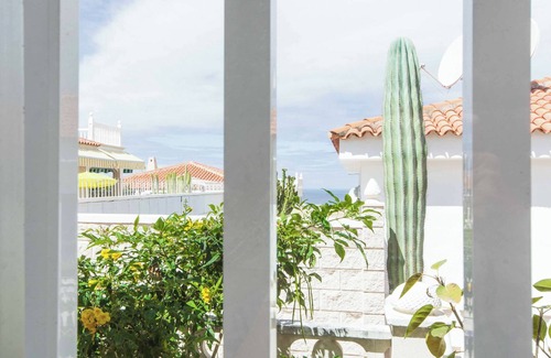 Callao Salvaje Villa | Villa Buganvilla Vistas