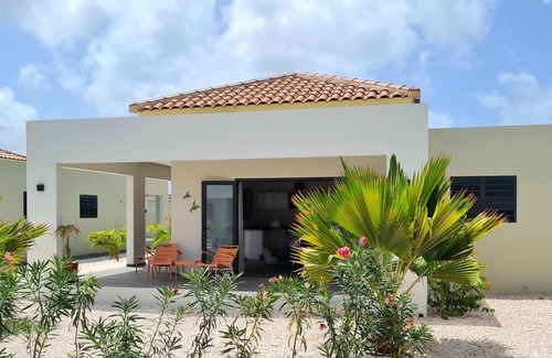 Marie Pampoen Villa | Villa Cabana Mambo Beach