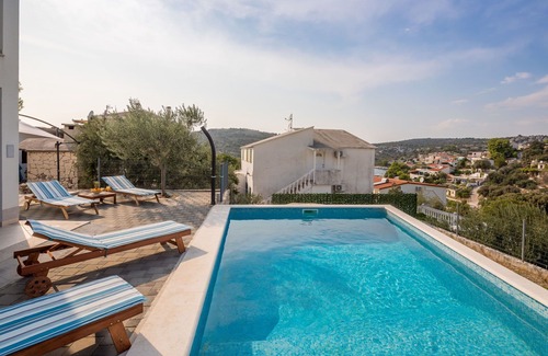 Sevid Villa | Villa Calma with Swimming Pool