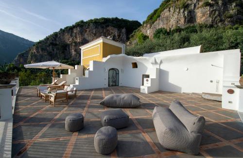 Arienzo Villa | Villa Campo by Elite Villas