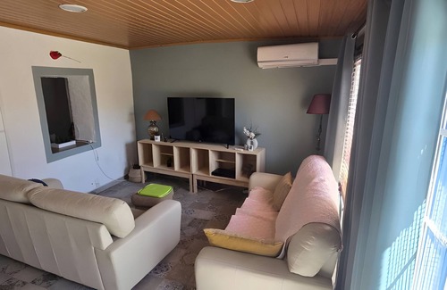 Reguengos de Monsaraz Villa | Villa 'Cantinho De Paz' with Private Pool, Wi-Fi and Air Conditioning