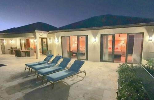 Juba Sound House | Villa Caretta 3 Bedrooms with Stunning Ocean Views