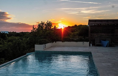 Juba Sound House | Villa Caretta 3 Bedrooms with Stunning Ocean Views