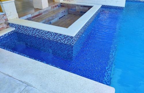 La Vega Province House | Villa Carolina By Hospedify Hermosa villa con piscina, mesa de billar, cancha de baloncesto y BBQ