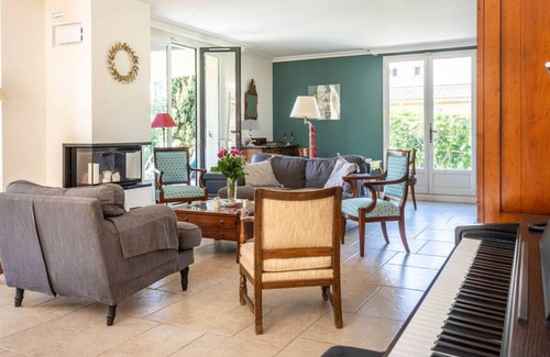 Les Beaux-Arts Villa | Villa Caroline · Charming Languedoc villa with pool in Montpellier