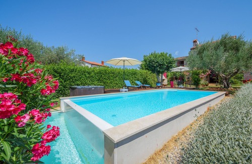 Rosini Villa | Villa Casa Rossa by Villas Guide