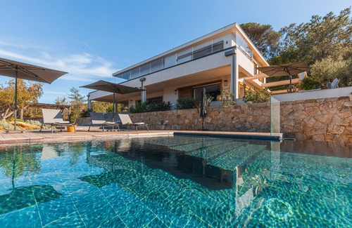 Coti-Chiavari Villa | Villa CASADELMARE- 7 bedrooms, swimming pool, sea and mountain views, golf driving range