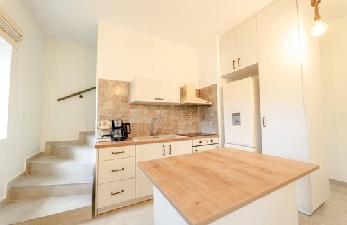 Lefktron Villa | Villa Castillo Ena - Three Bedroom Villa, Sleeps 6