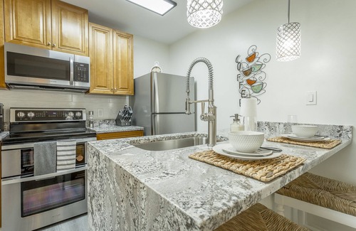 Graysville Apartment | ✤ VILLA CATALINA # 101 ✤ Free Parking & WIFI