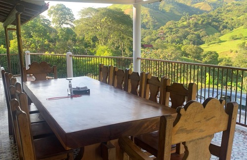 Santa Barbara House | VILLA CATALINA FARM WITH SWIMMING POOL AND JACUZZI NEAR LA PINTADA