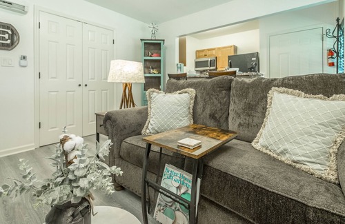 Graysville Apartment | ✤VILLA CATALINA✤ Private Studio #103
