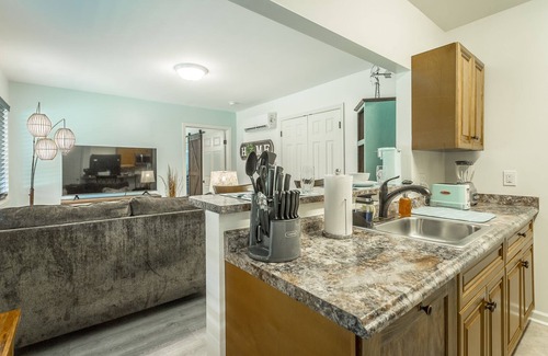 Graysville Apartment | ✤VILLA CATALINA✤ Private Studio #103