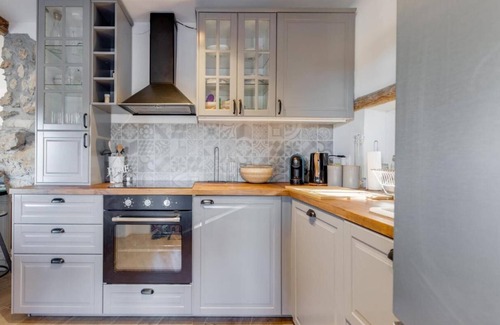 Gostinjac House | Villa Cati vacation home with heated Pool