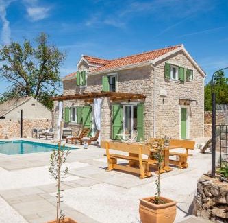 Blizna Donja Villa | Villa Cavalleria Rusticana with heated pool and vineyard