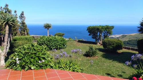 Santa Cruz das Flores House | Villa Cedros