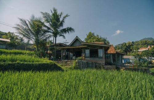 Bandung Villa | Villa Cetok Syariah - Nuansa Pedesaan