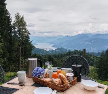 Civenna Ski Chalet | Villa Chalet Bellagio Panorama