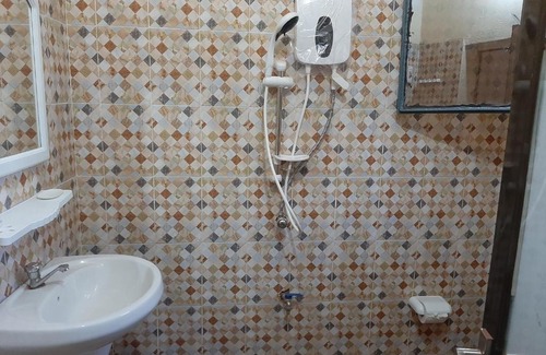 Bamako House | Villa Chambre B climatisée douche Cuisine salon