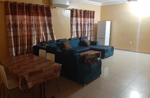 Bamako House | Villa Chambre B climatisée douche Cuisine salon
