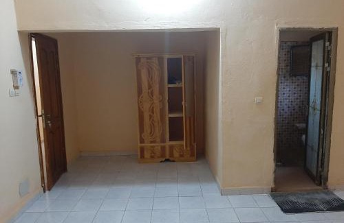 Bamako House | Villa Chambre B climatisée douche Cuisine salon