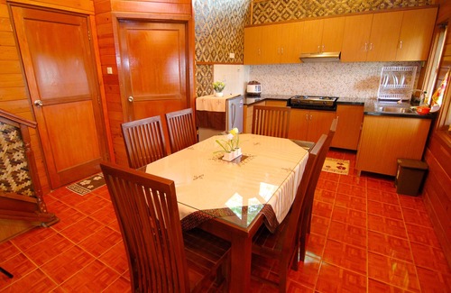 Ciater Villa | Villa ChavaMinerva Kayu - Ciater
