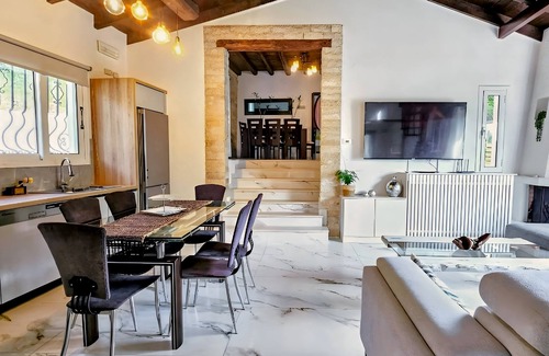 Achilleio Villa | Villa Claire Corfu