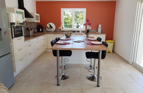 Nezignan-L'Eveque Villa | Villa classified 4 stars with air conditioning, heated swimming pool.