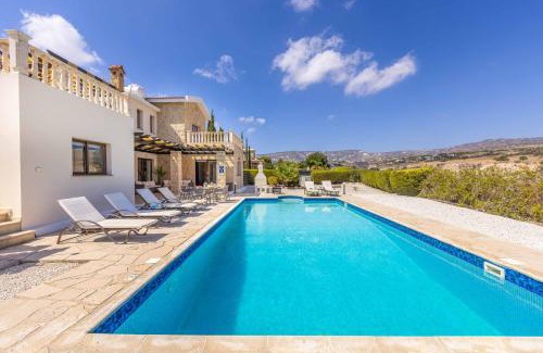 Peyia Town Villa | Villa Cleco