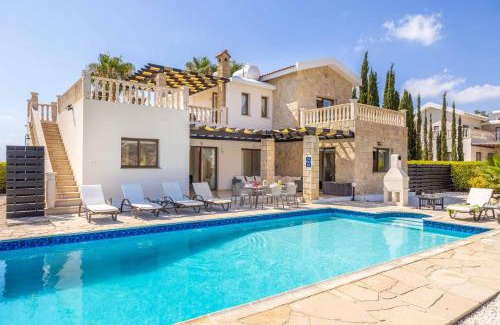 Peyia Town Villa | Villa Cleco