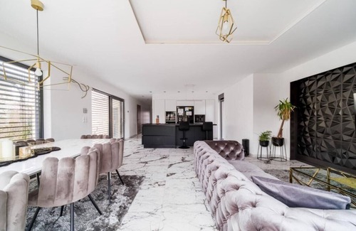 Habsheim Villa | Villa close to Switzerland and Germany