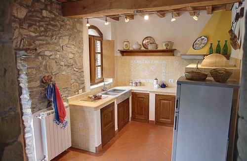 Licciana Nardi Villa | VILLA CLOTILDE 8 Pax, country side with pool, WI-FI, BBQ, near to Cinque Terre