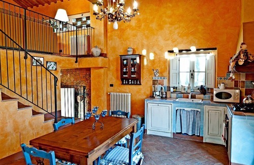 Montelupo Fiorentino House | Villa Collarina A: An elegant and welcoming villa situated in a quiet location, surrounded by a wonderful garden, with Free WI-FI.