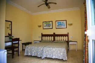 Peguera House | Villa Columbus Rooms and Restaurant