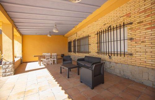 Picasent Villa | Villa con piscina y barbacoa para 13 personas cerca del metro