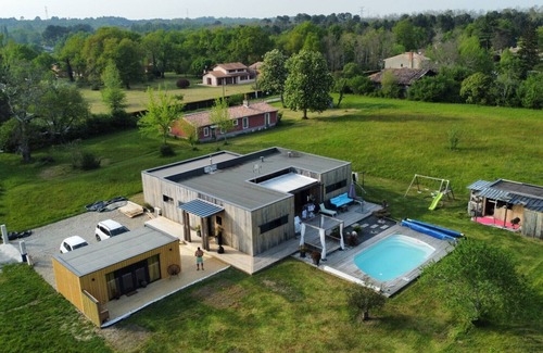 Saint-Morillon Villa | Villa Contemporaine en Bois d