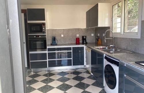 Le Portail Villa | Villa Creole 5 F for 6/8 people with swimming pool and pool house
