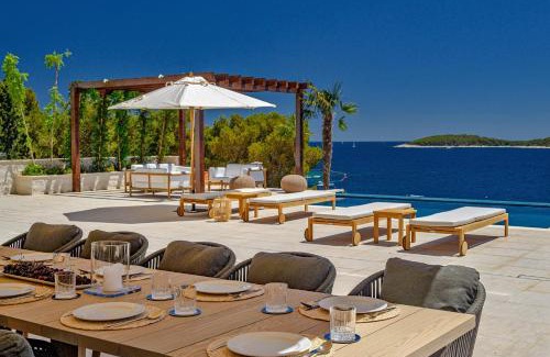 Hvar Villa | Villa Crystalsea 1 & 2 infinity heatedpool seaview