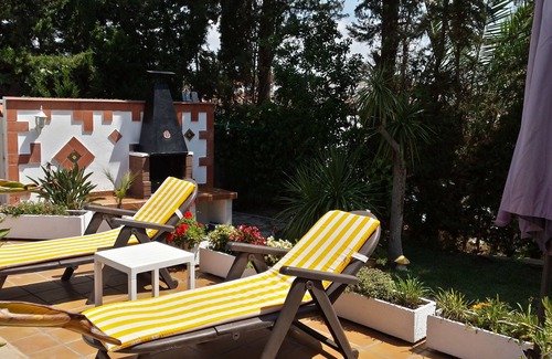 Cunit Villa | Villa Cunit mainstreet with private pool 500m beach and near Barcelona (train)