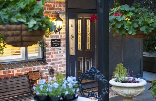 Mount Dandenong Villa | Villa d'Amour