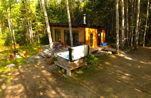 Saint-Simon Ski Chalet | Villa du Cerf – Private Spa, Indoor & Outdoor Fireplace, and Access to the River