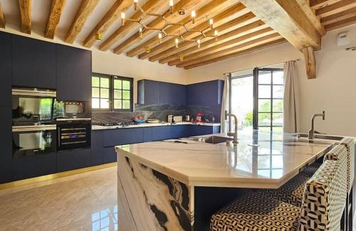 Benerville-sur-Mer Villa | Villa d'exception, 5 chambres, 20m plage, spa.
