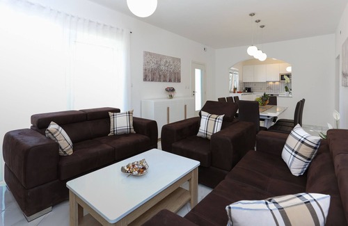 Sveti Petar Villa | Villa Dalmatian with heated pool and whirlpool.