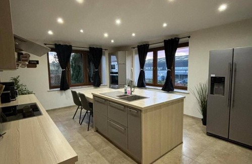 Paliseul Villa | Villa De Miguel enjoy a pleasant moment with family or friends