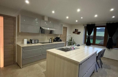 Paliseul Villa | Villa De Miguel enjoy a pleasant moment with family or friends