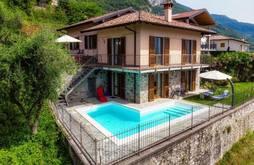 Azzano Apartment | Villa degli Angeli - by MyHomeInComo
