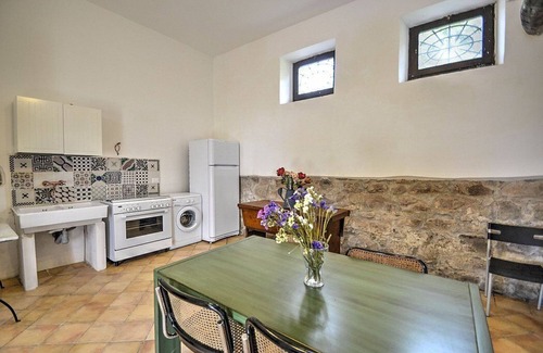 Fisciano Villa | Villa dei Faggi: A characteristic and welcoming two-story apartment that is part of an ancient country house surrounded by the greenery.