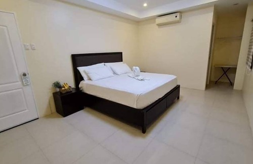 Calatagan Hotel | Villa Del Faro