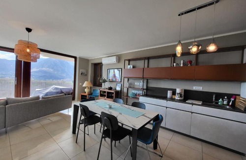Suna Villa | Villa del Sole